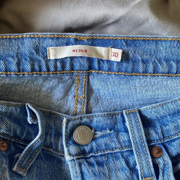 Levies wedgie jeans - Picture 4 of 5